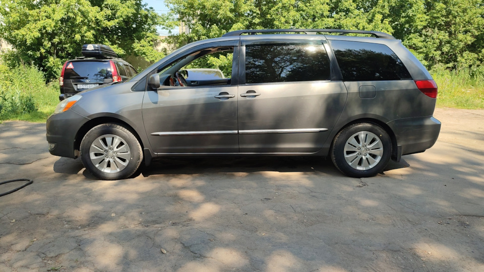 Диски и резина. — Toyota Sienna (2G), 3,3 л, 2005 года | шины | DRIVE2