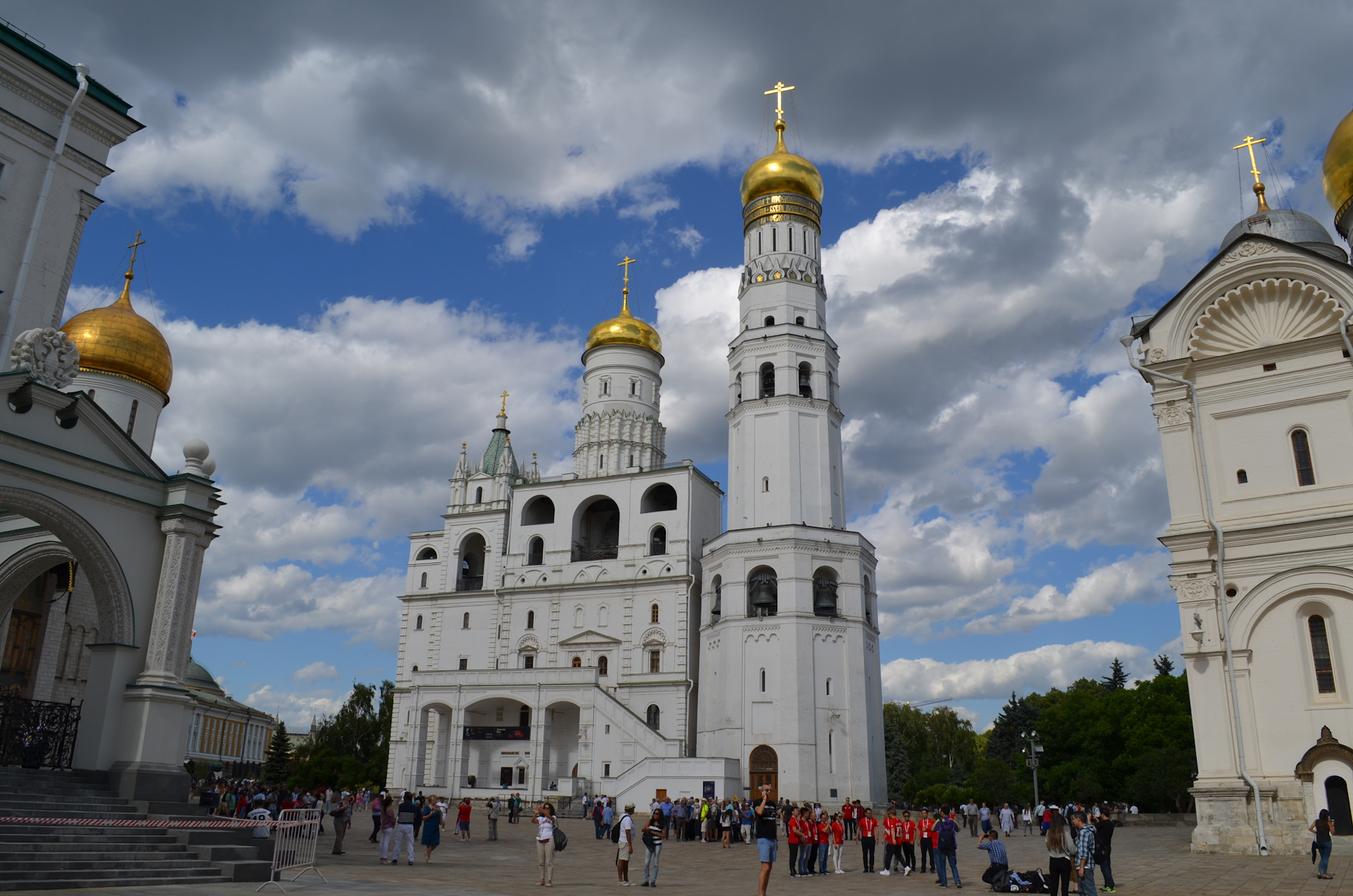 Успенский Благовещенский и Архангельский соборы