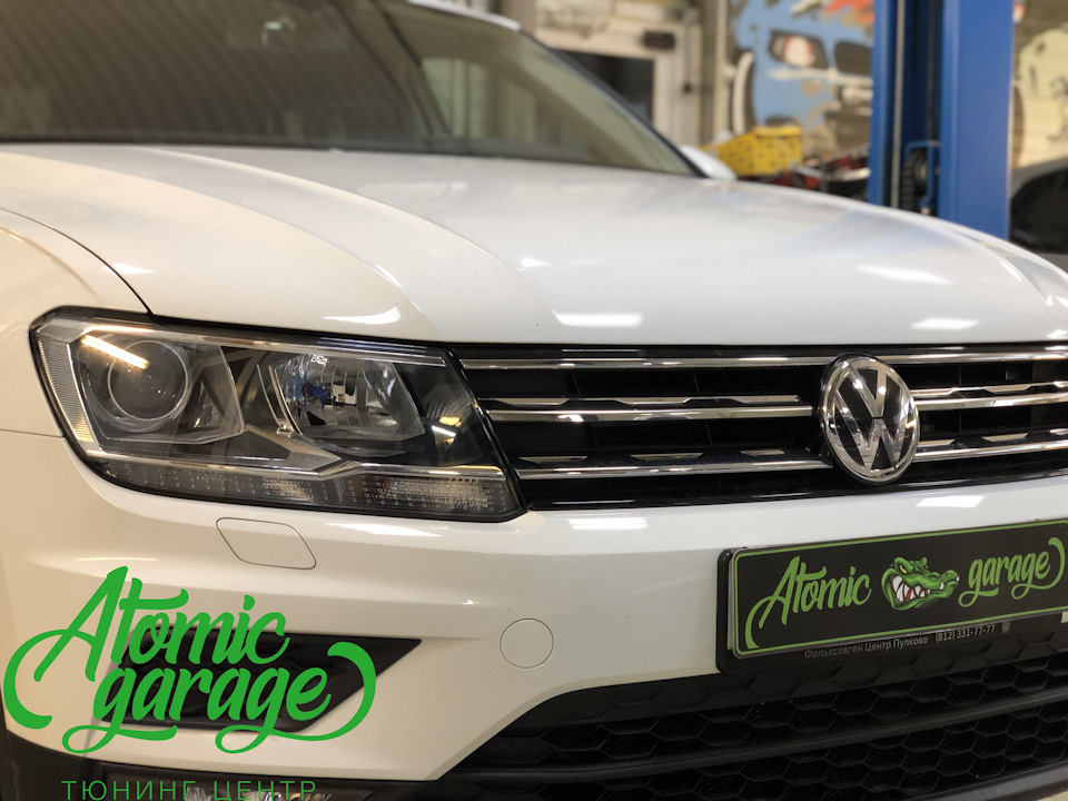 Разобранная фара тигуан. Линза тигуан 2011. Линзы тигуан 1. Линзы тигуан 1. Китайская фара vw tiguan линзы.