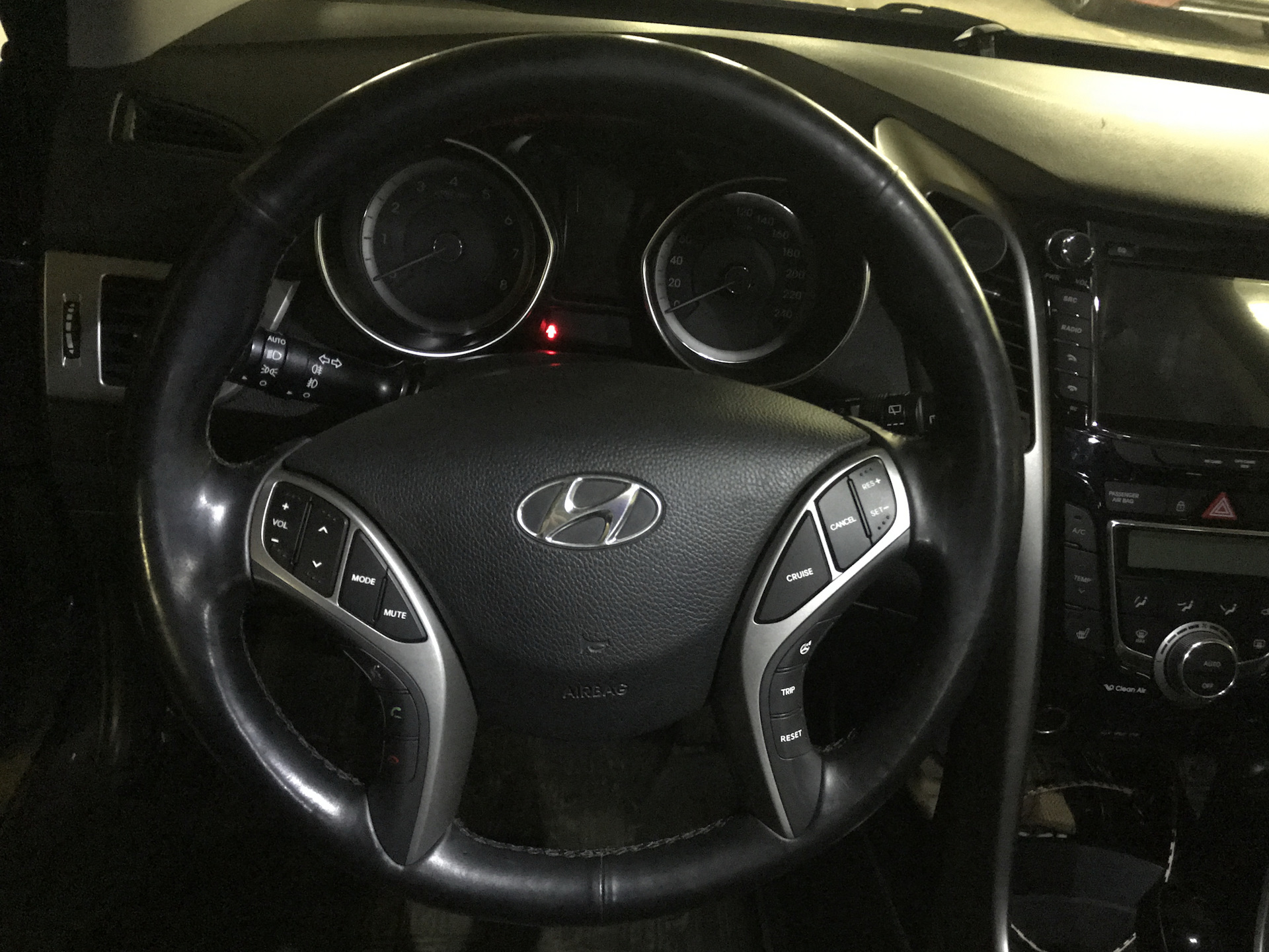Руль с подогревом хендай. Hyundai i40 установка подогрева руля