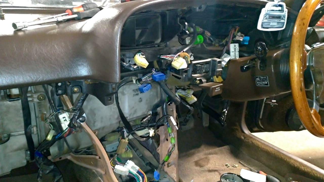 Как снять панель марк 2 90 кузов