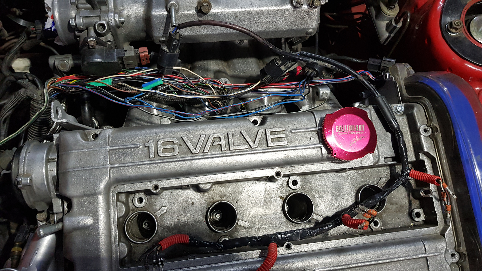 Двигатель mitsubishi 4g63. 0 4g63. 0 4g63 мотор. 4g63 датчики. Датчик коленвала галант 8.