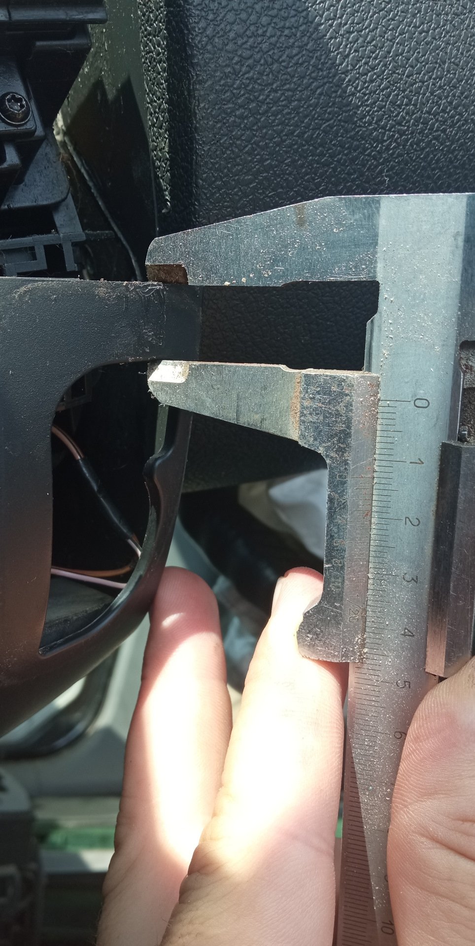 Размеры отверстия пульта штатной магнитолы — Ford Focus II Hatchback, 1 ...