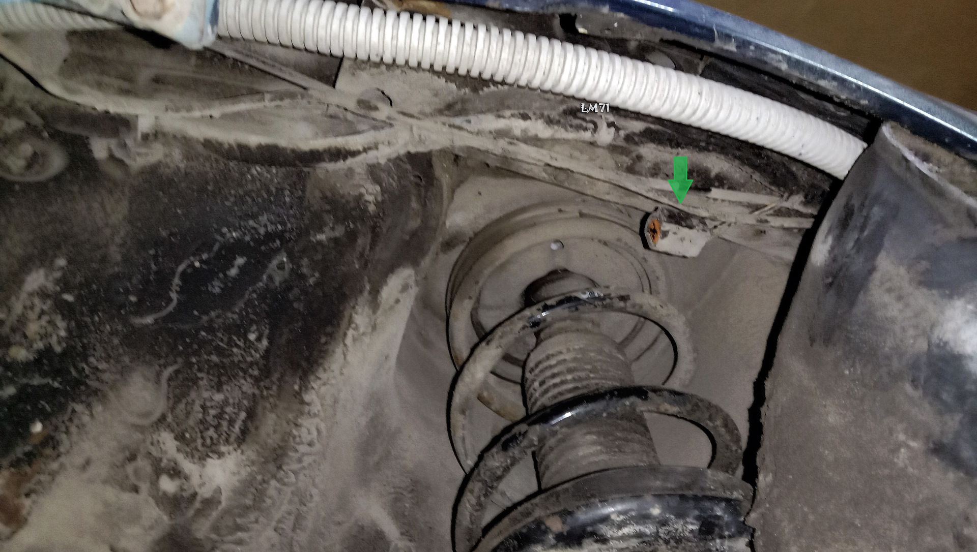 Замена переднего левого датчика ABS и тормозной жидкости. Замена масла ...