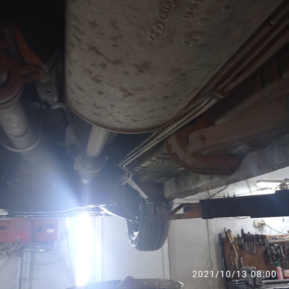 Трубки отопителя. — Hyundai Grand Starex, 2,5 л, 2011 года | визит на ...