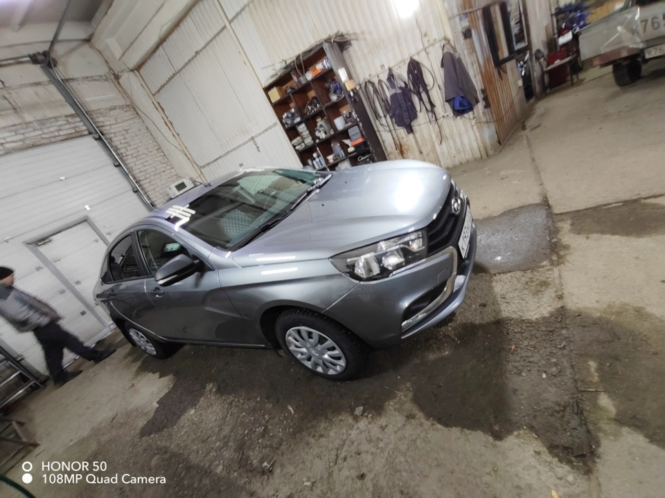 Замена лобового стекла. — Lada Vesta (1G), 1,6 л, 2019 года | визит на ...