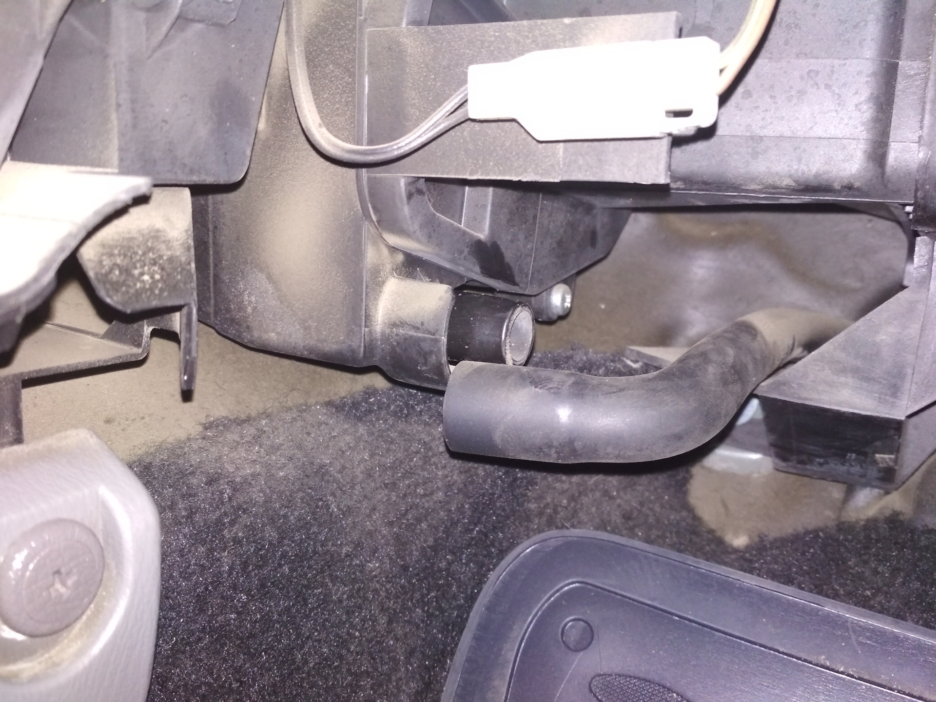 Обработка испарителя кондиционера — Subaru Forester (SG), 2 л, 2007 ...