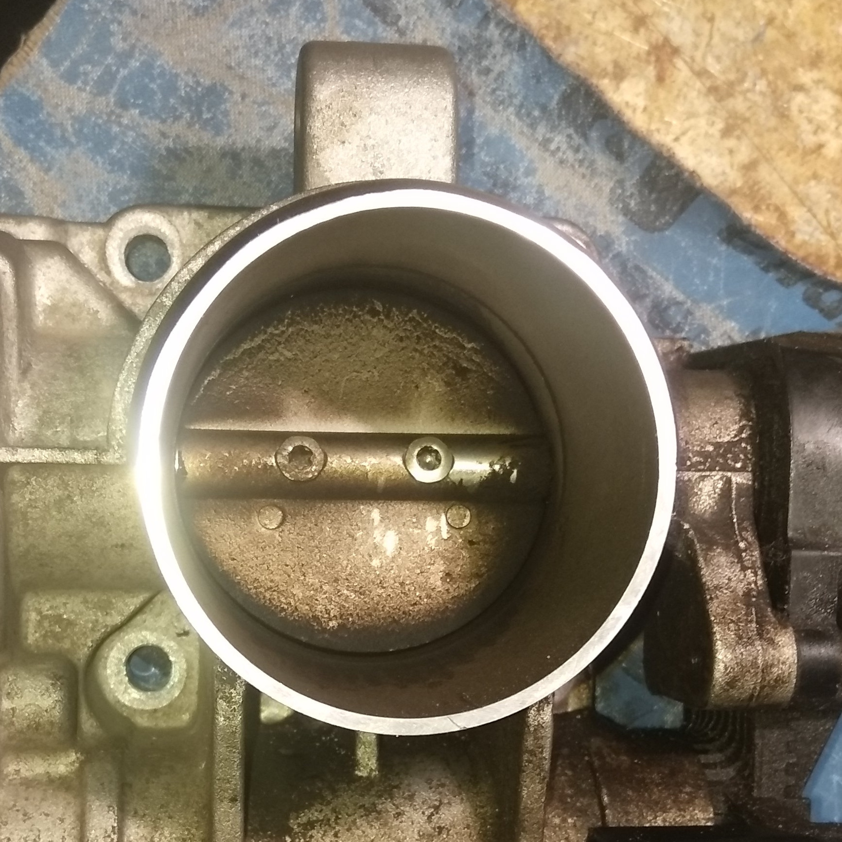 Дроссельная заслонка ваз 2108. 6. Грязная дроссельная заслонка шевроле лачетти. Чистка заслонки. 2nr-fke чистка дроссельной заслонки.