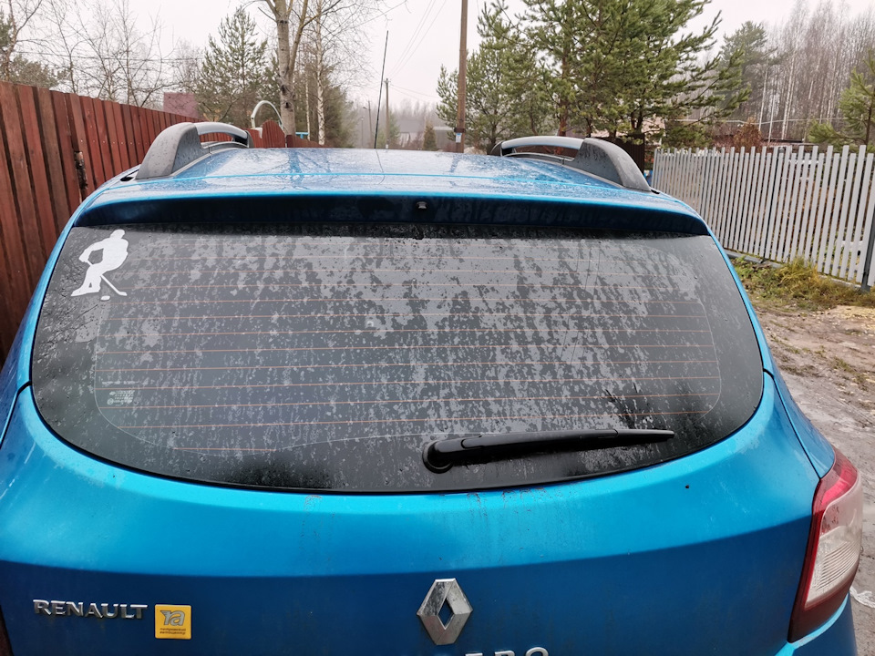 renault sandero stepway 2 заднее стекло