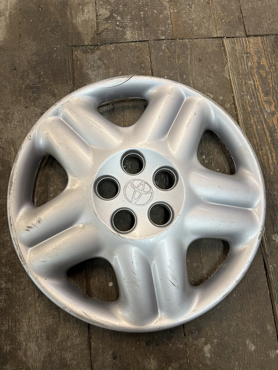 Фото в бортжурнале Toyota Avensis I
