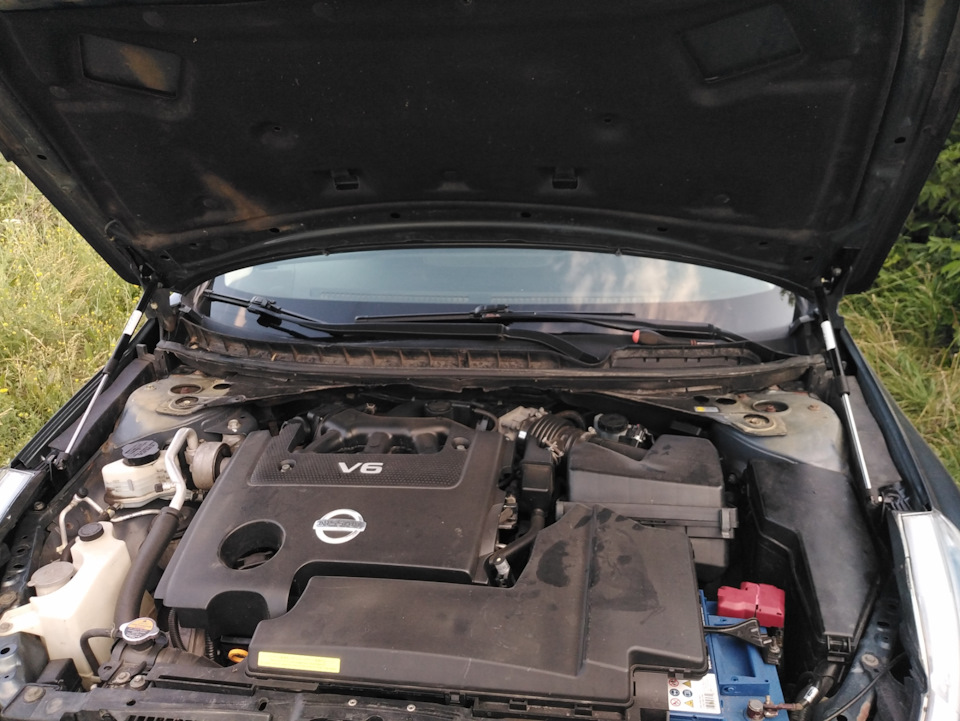 Упоры капота — Nissan Teana (J32), 2,5 л, 2011 года | своими руками ...
