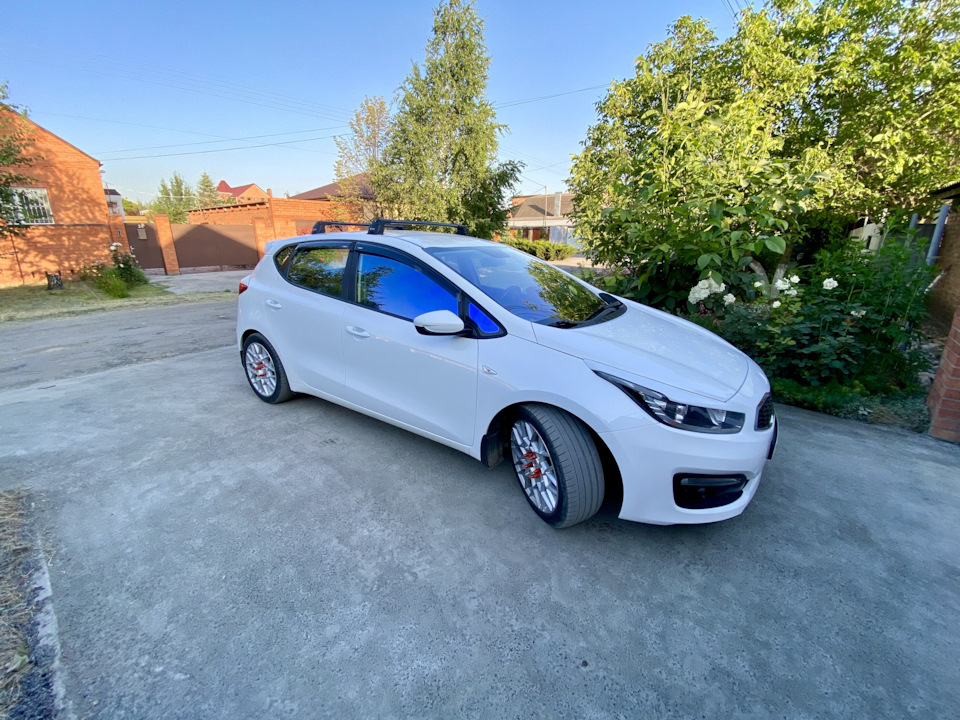 Kia Ceed ed черная крыша