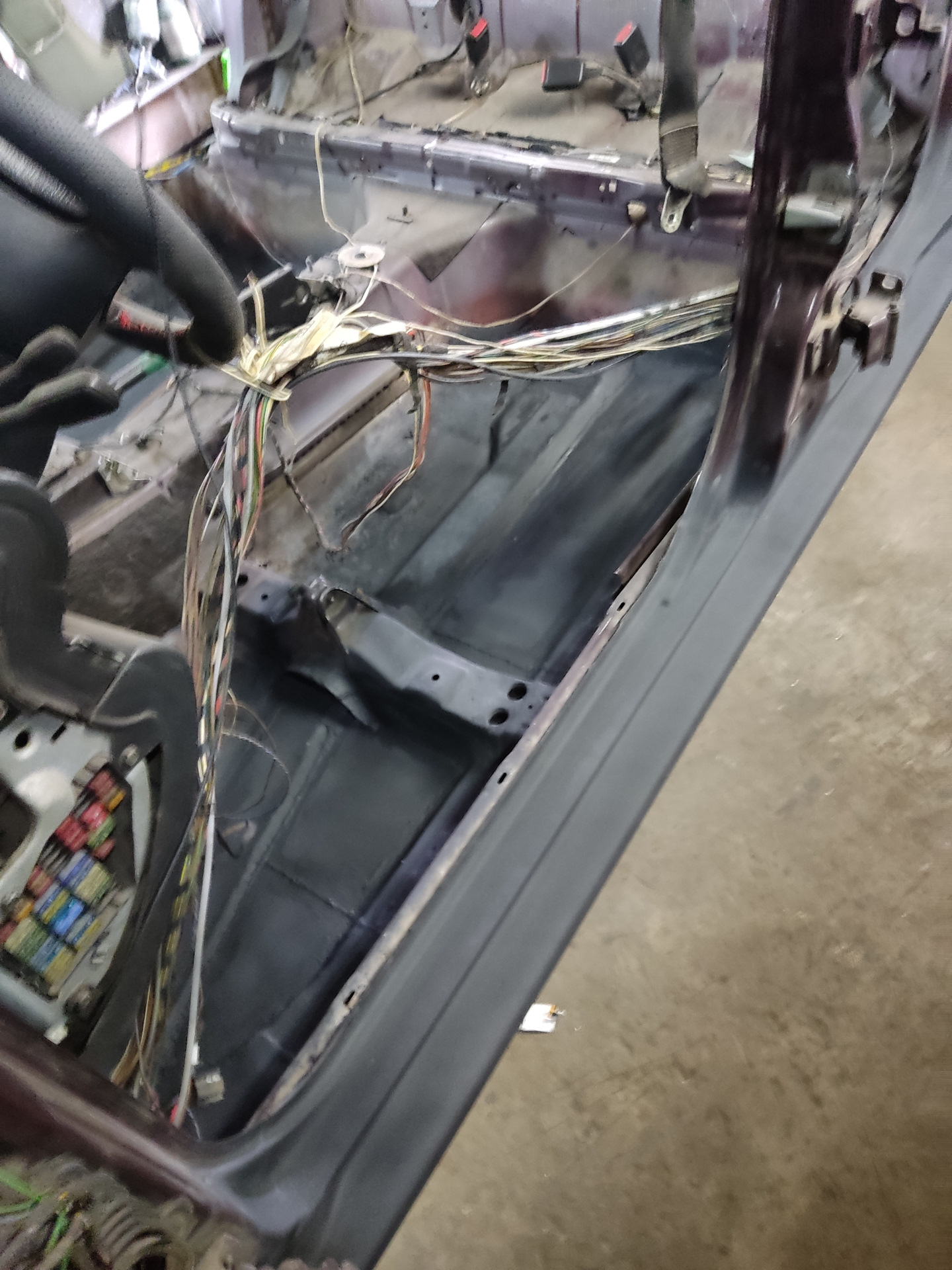 Восстановление пола и порогов — Audi A4 (B5), 1,8 л, 1995 года ...