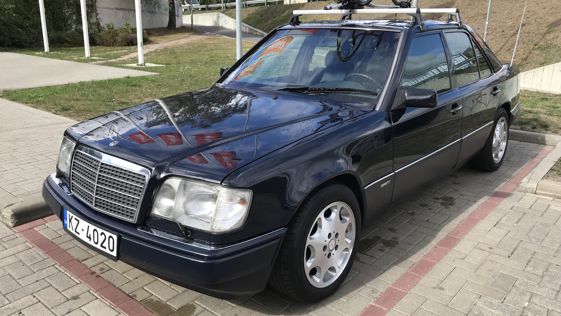 Mercedes-Benz E-class (W124) 2.5 дизельный 1994 | (W124) полуночная синева  на DRIVE2