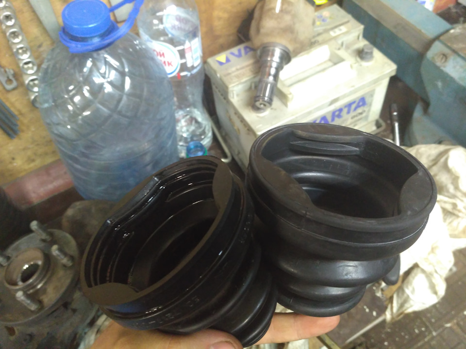 хомут пыльника левого внутреннего шруса рено логан 1. пыльник шруса внутренний понтиак вайб 2003. пыльник митсубиси каризма привода. пыльник внутреннего шруса рено логан 1. пыльник трипоида ваз 2109.