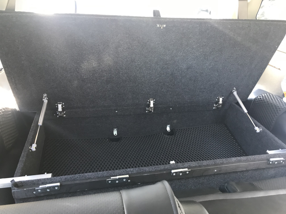 Фото в бортжурнале Toyota Fortuner (2G)