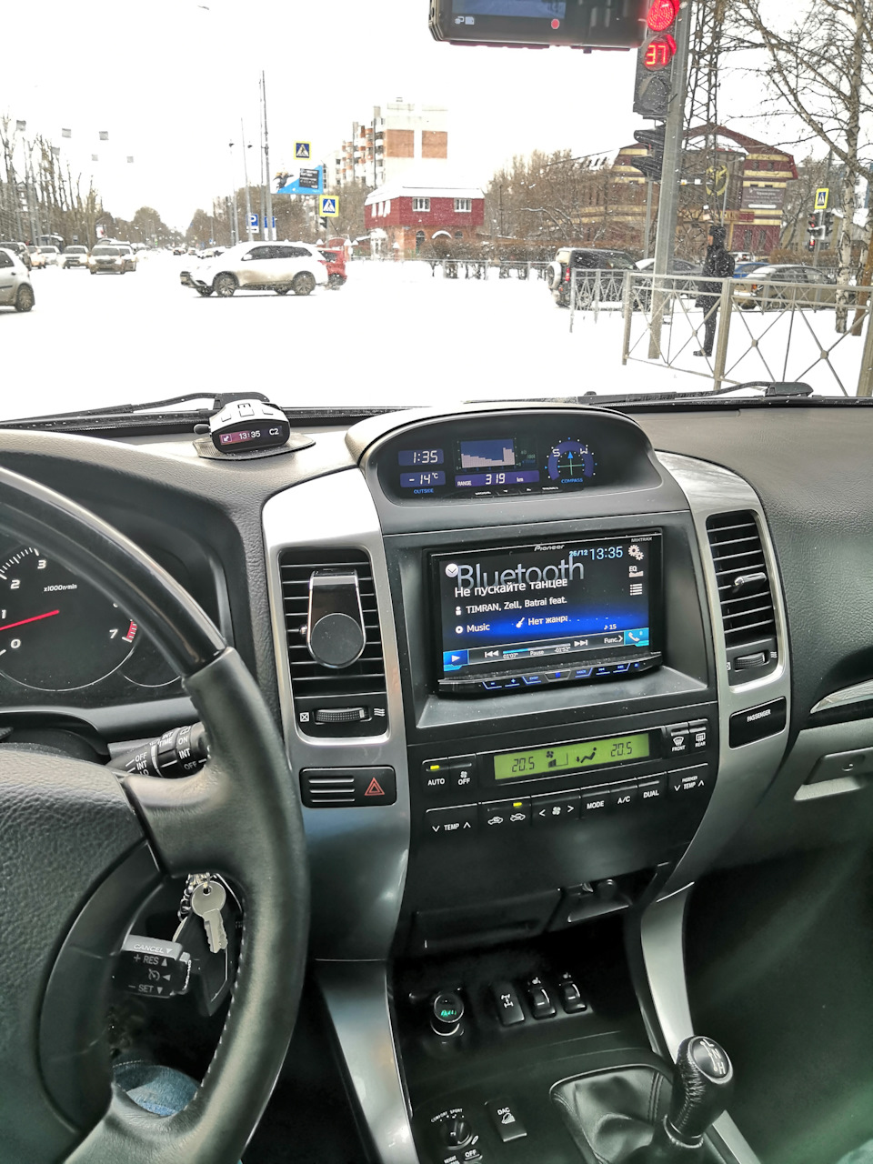 Фотография «Скрытая установка видеорегистратора и радар-детектора»