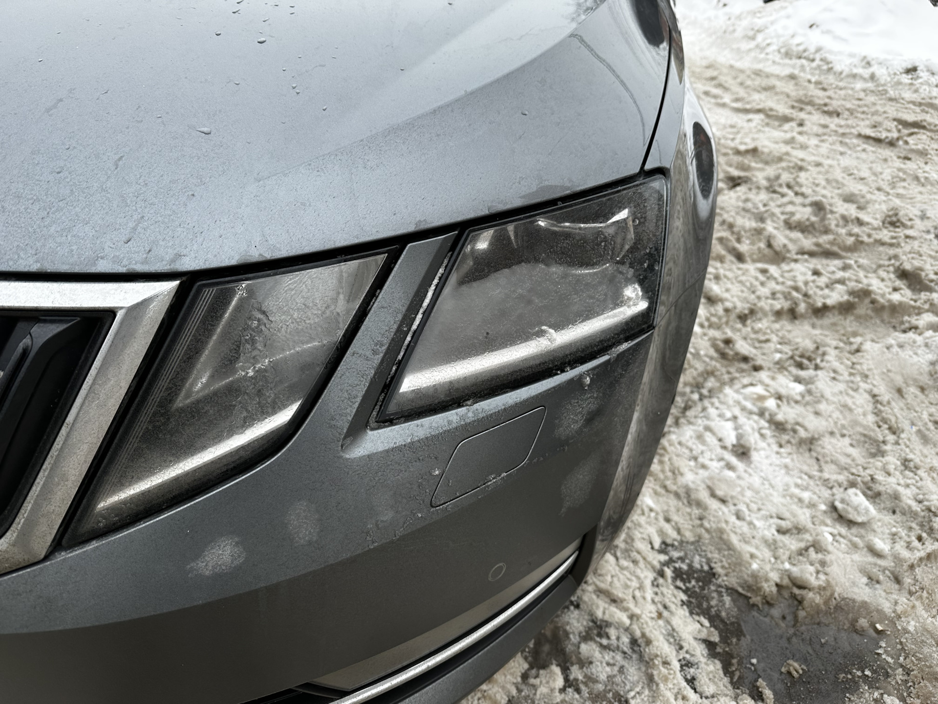 Устранение запотевания фар — Skoda Octavia A7 Mk3, 1,4 л, 2018 года ...