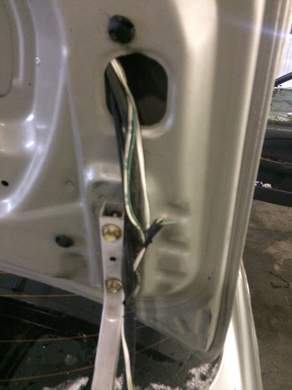 Потухли габариты. — Toyota Carina (7G), 2 л, 2001 года | визит на ...