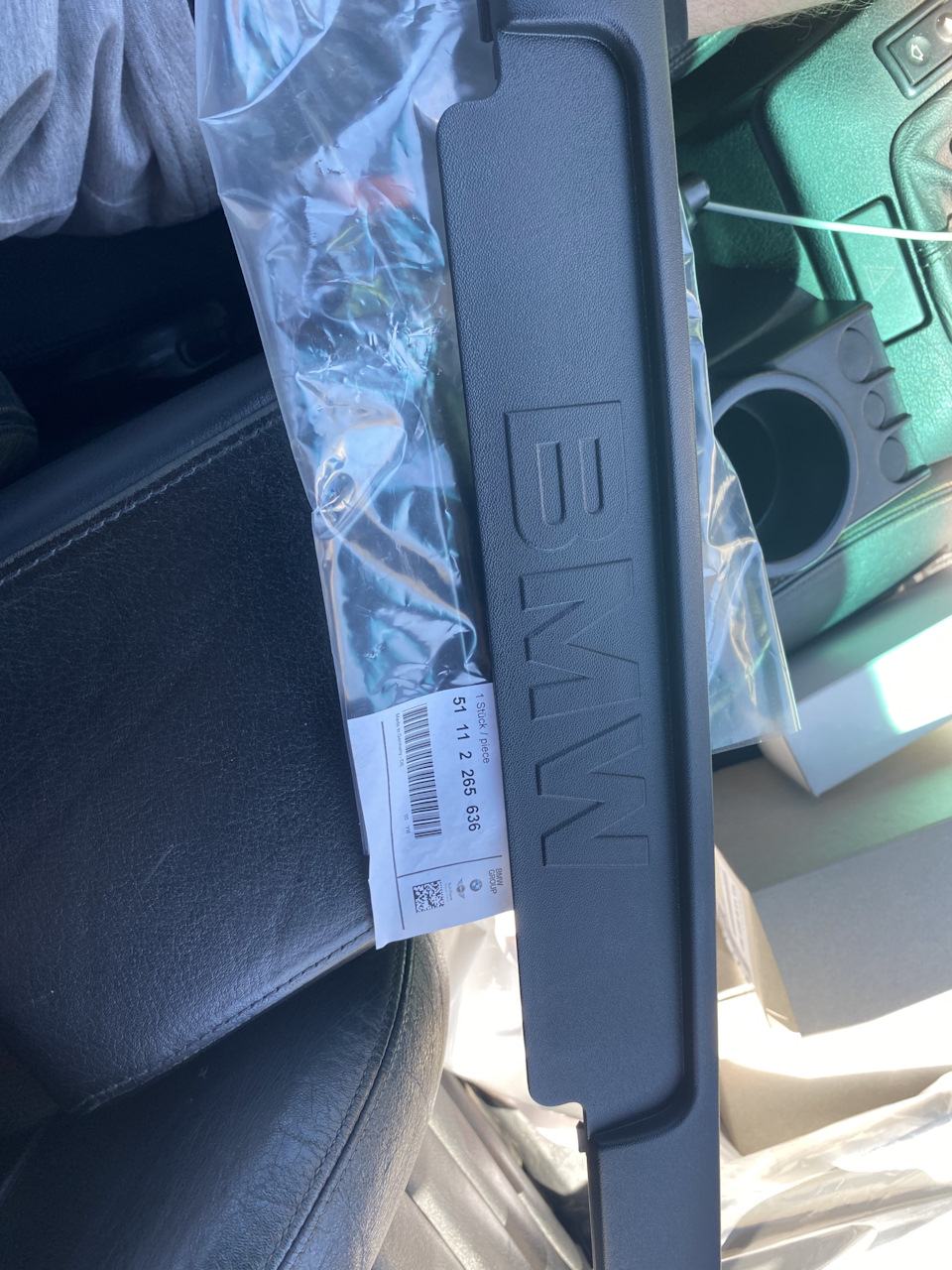 Фото в бортжурнале BMW 3 series Convertible (E36). Запчасти на фото: 51112265636