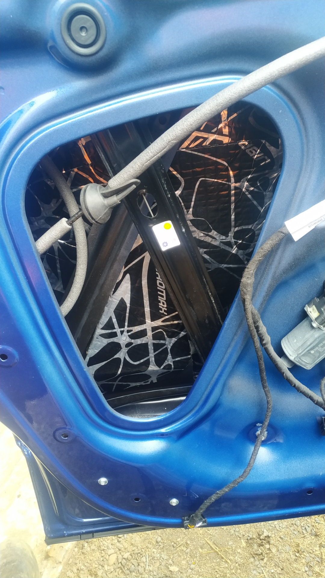 Шумку водительской двери )💪 и ремонт по каско ))) есть и плюсы в каско ...