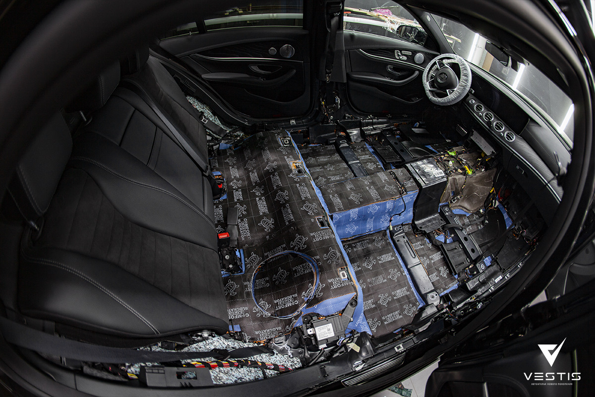 Профессиональная шумоизоляция. Профессиональная шумоизоляция. Авто шумоизоляция пола stp. Шумоизоляционные материалы для авто. Профессиональная шумоизоляция автомобиля.