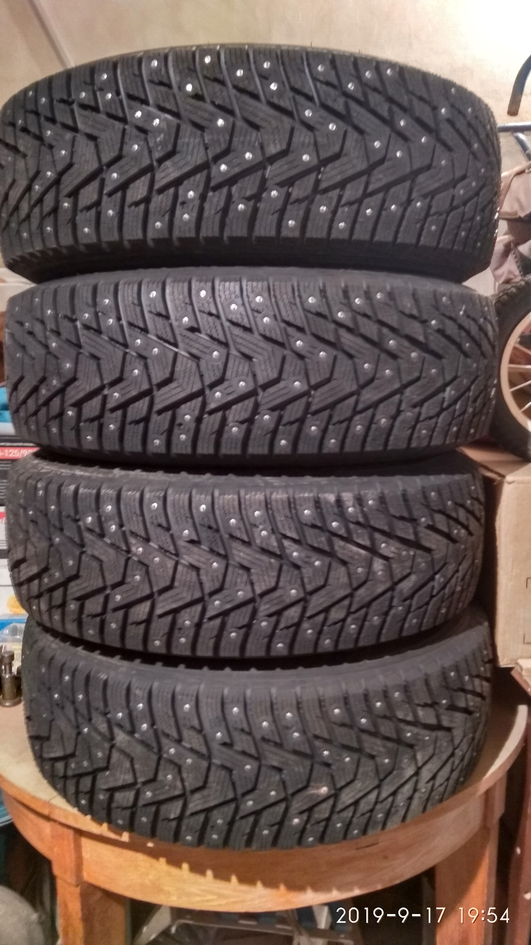 Шины hankook winter i pike rs2. Hankook Winter IPIKE rs2. Зимняя резина Ханкук 429. Шины зимние Ханкук 205 65 16 зима w429. Reinforced шины Ханкук зимние 429.