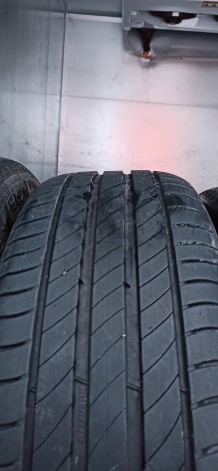 Шины летние Michelin 205/55 R16, литые диски Peugeot 7Jx16 ET-32 4x108 ...