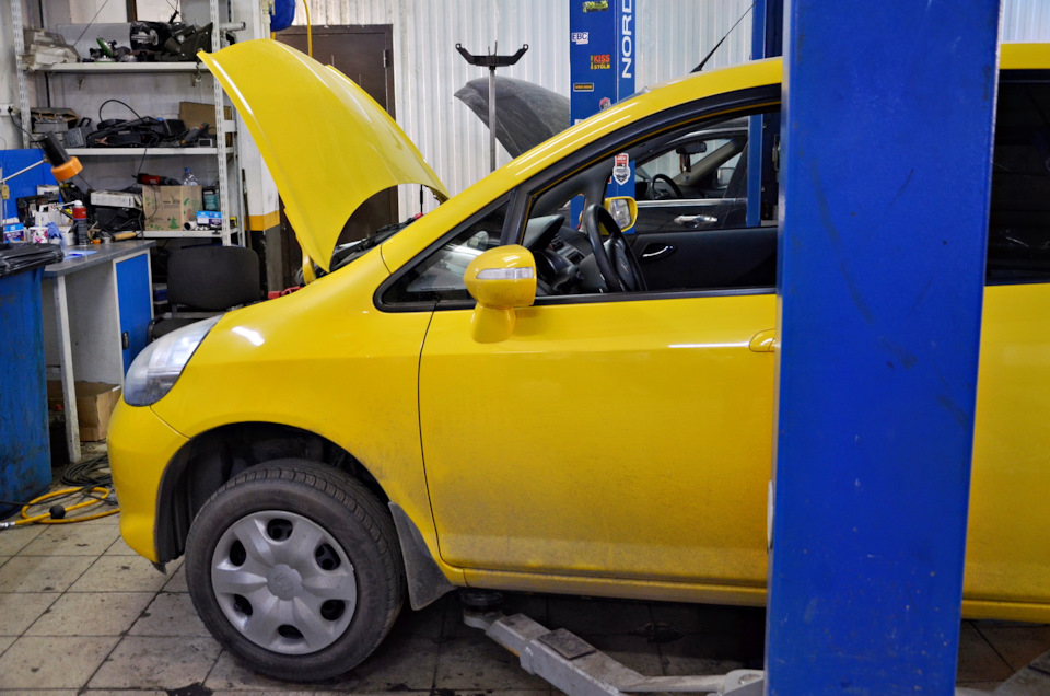 # Регулировка клапанов — Honda Jazz (1G), 1,3 л, 2006 года | плановое ...