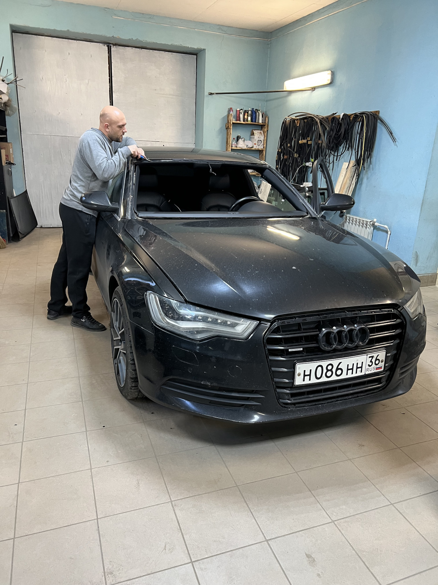 30. Очередная замена лобового стекла Ауди А6 С7 2011 — Audi A6 (C7), 2 ...