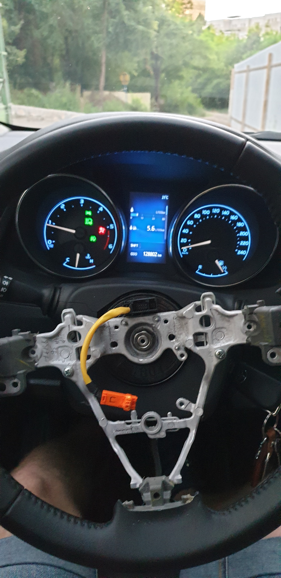 Руль — Toyota Auris (2G), 1,4 л, 2016 года | стайлинг | DRIVE2