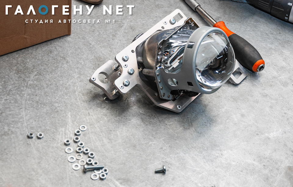 Nissan 350Z — замена штатных выгоревших линз на биксеноновые модули ...