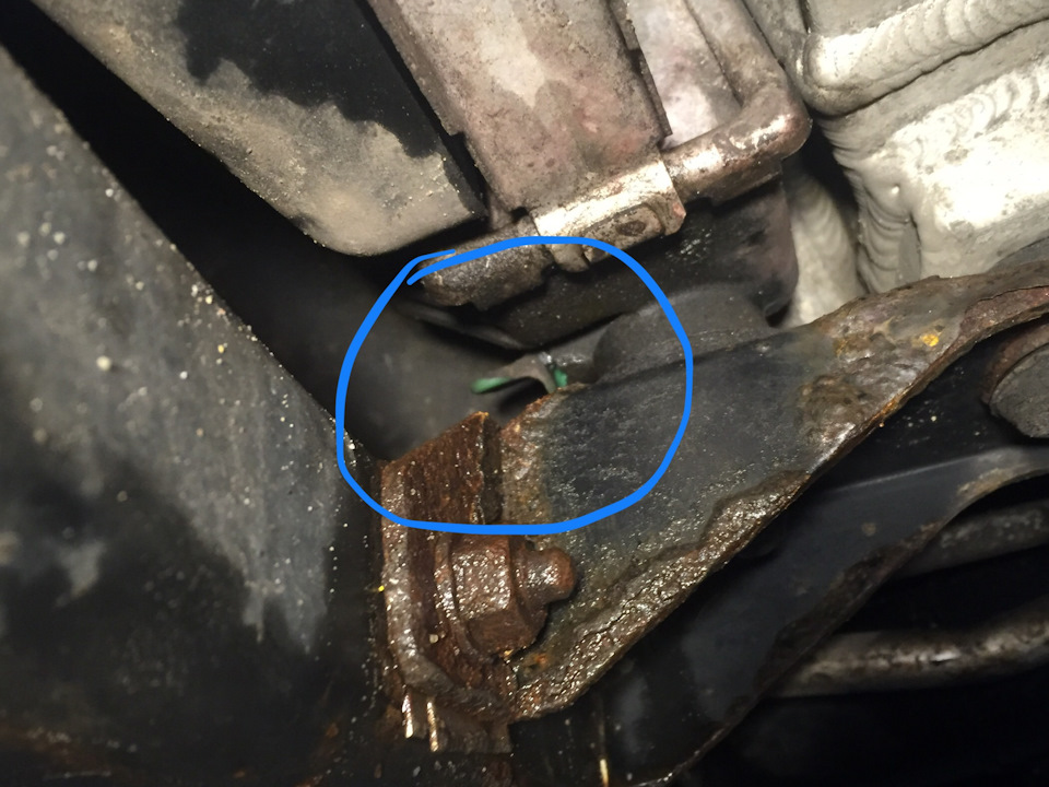 Замена охлаждающей жидкости, масла и карданчик на рулевой колонке ...