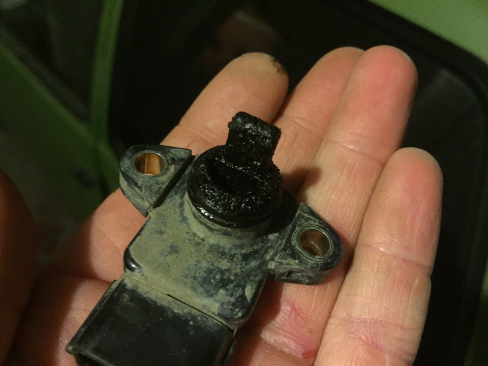 Датчик абсолютного давления (map) 1. 2. 6. Датчик дад на фильтре л200. Чистка датчика абсолютного давления.