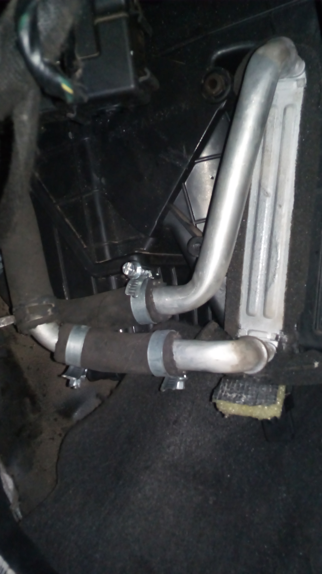 Радиатор печки — Geely Emgrand X7, 2 л, 2014 года | запчасти | DRIVE2