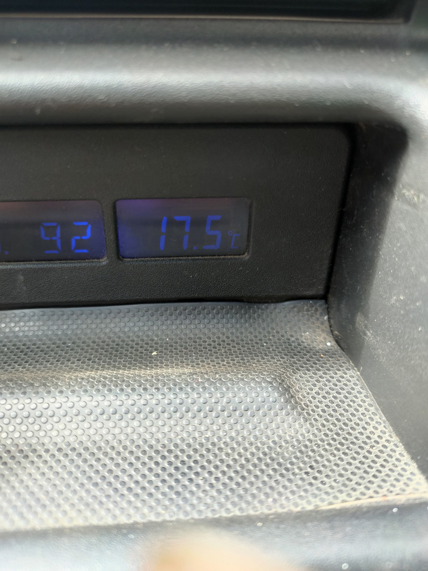 Замена датчика внешней температуры — Opel Astra F, 1,6 л, 1994 года ...
