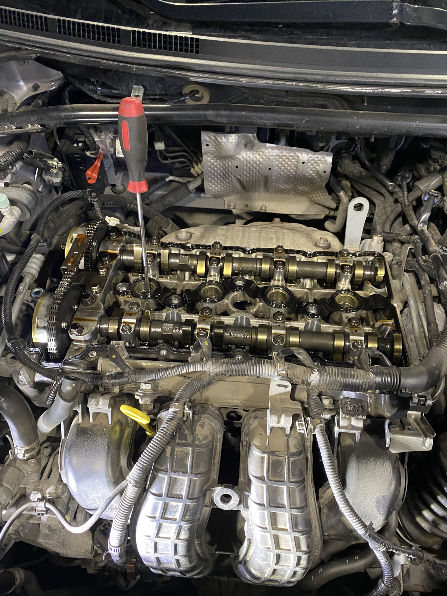 Регулировка клапанов — Mitsubishi Lancer X, 2 л, 2008 года | визит на ...