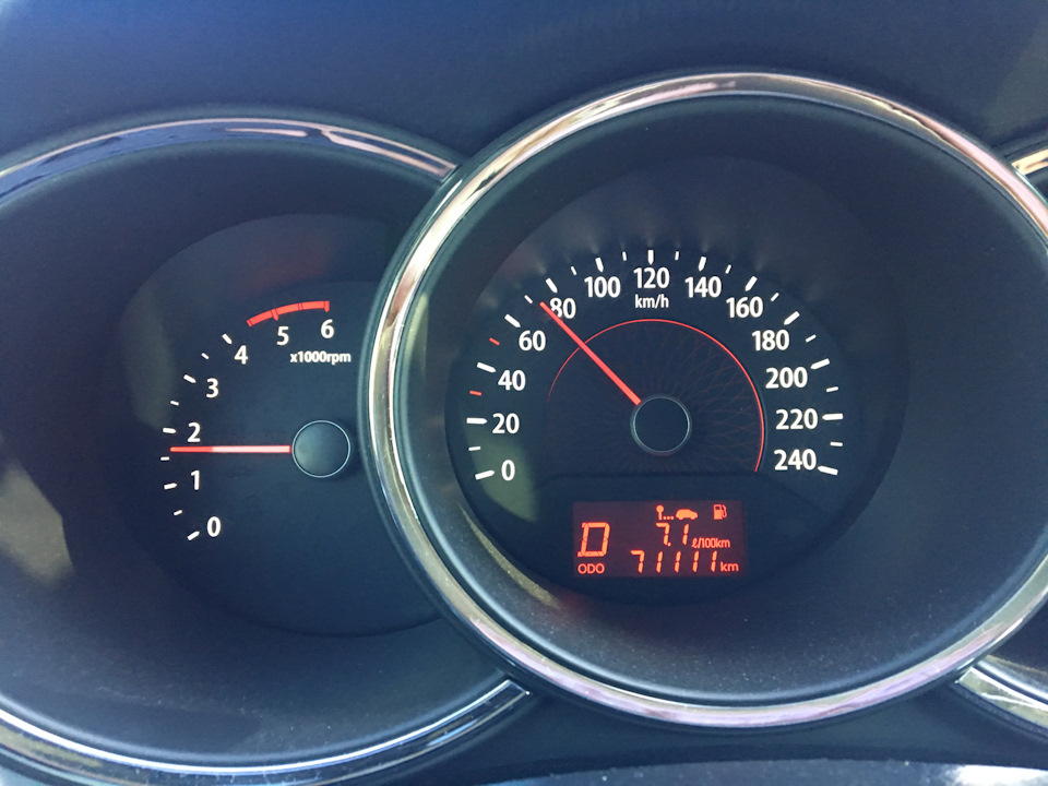 скорость 71 км/ч, расход топлива 7.1 л, пробег 71111 км! — KIA Sorento (2G)