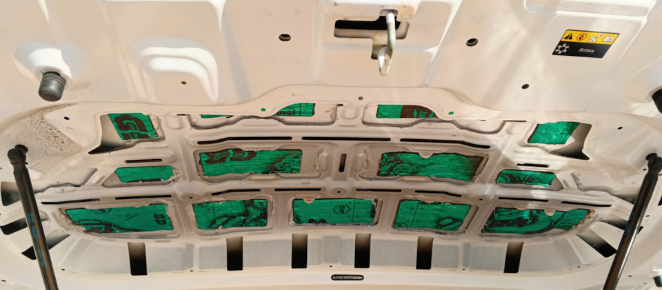 Отвалился весь герметик внутри капота — Chery Tiggo 7 Pro Max, 1,5 л ...