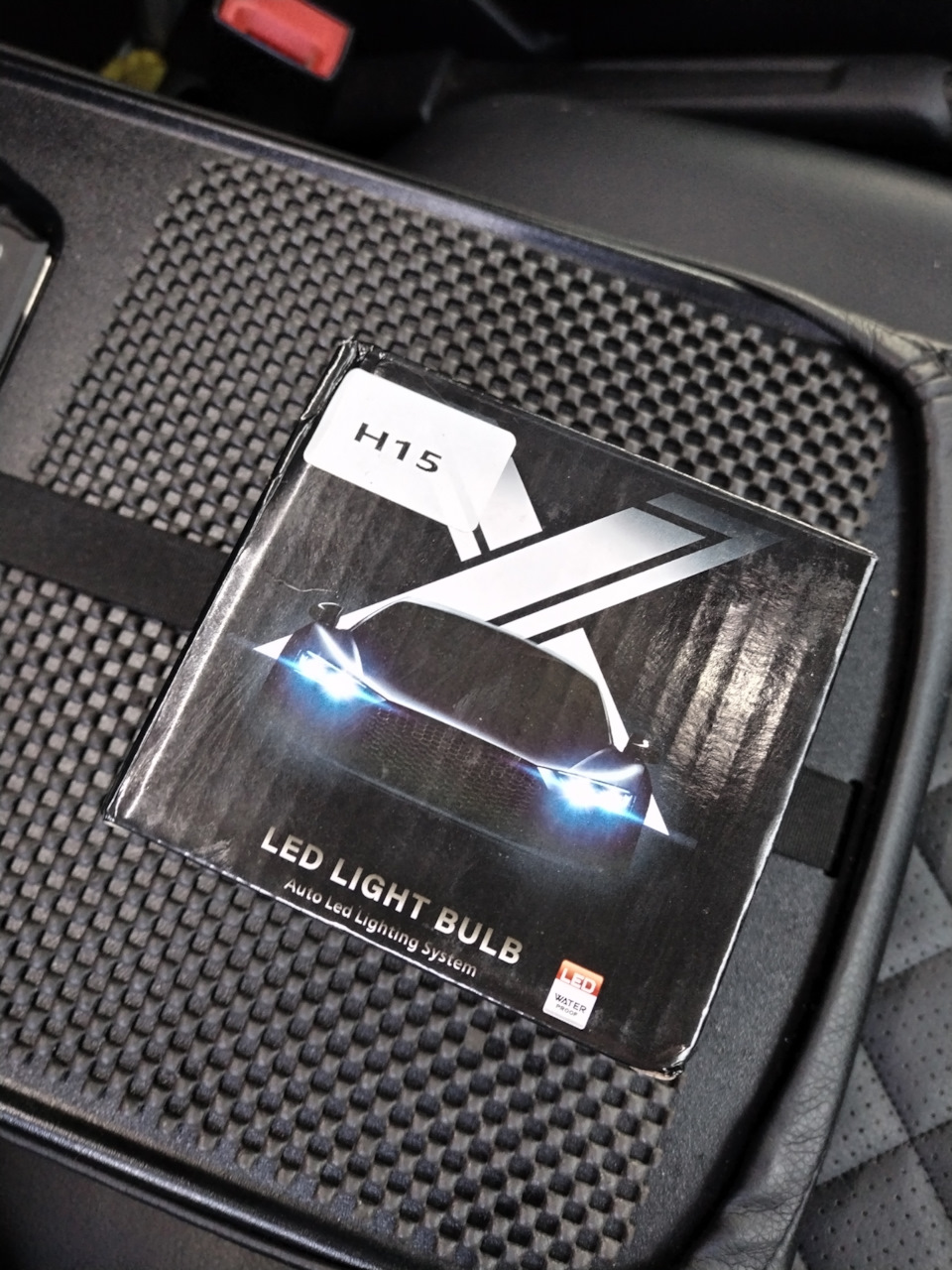 Замена ламп ходовых огней — Ford Transit (8G), 2,2 л, 2020 года ...