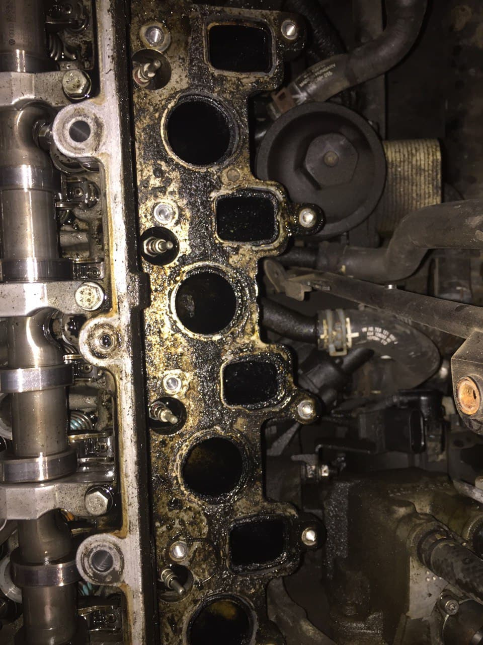 Замена прокладки клапанной кришки 2.0 103kw — Volkswagen Transporter T5 ...