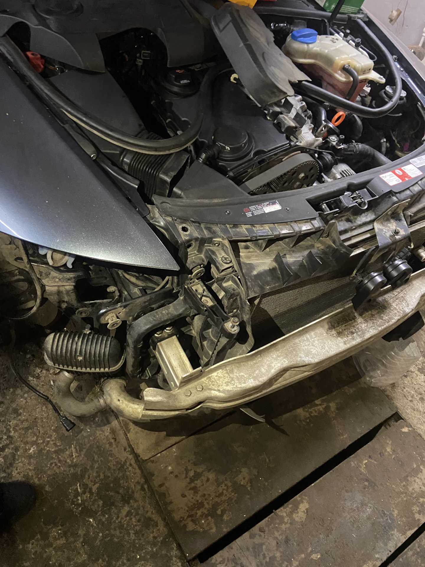 Замена ремня грм, помпы и термостата — Audi A6 (C6), 2 л, 2006 года ...