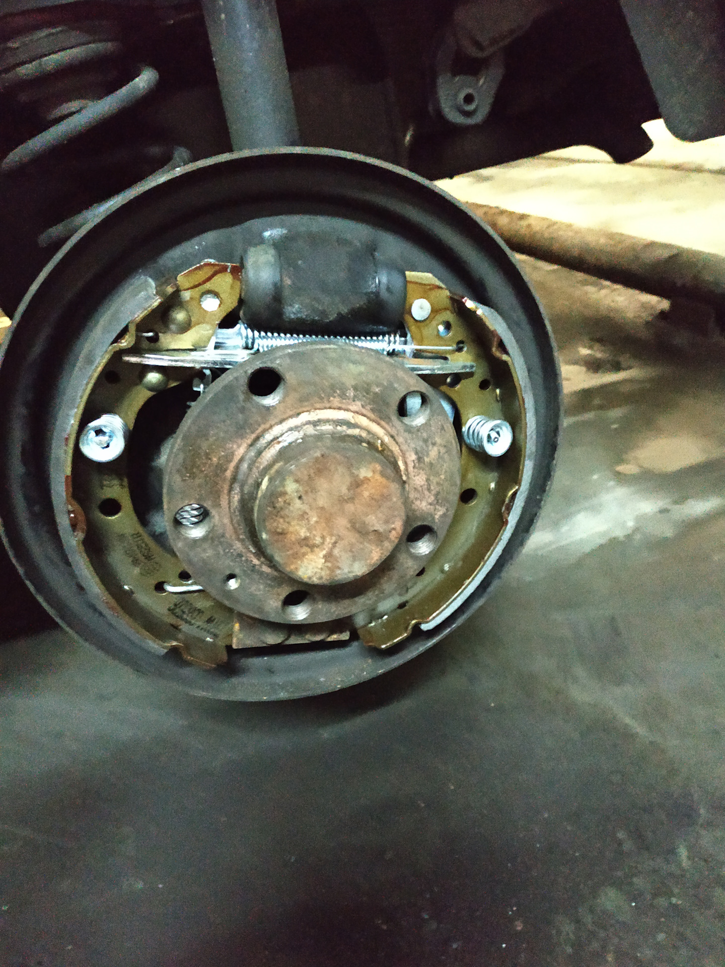 как снять барабан шкода