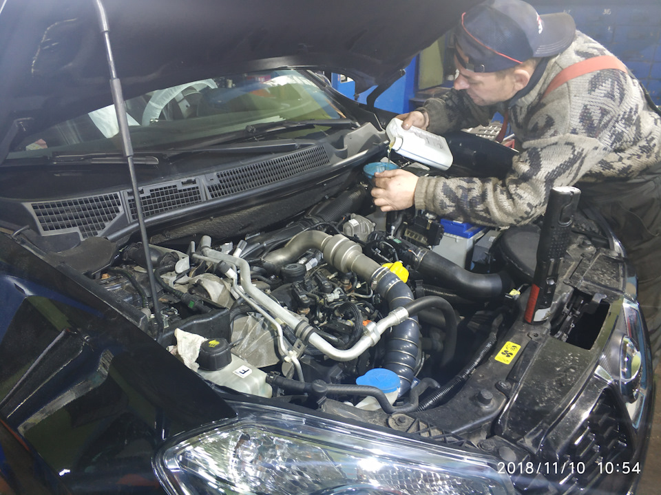 Замена масла в 6ст-МКПП. — Nissan Qashqai (1G), 1,5 л, 2011 года ...