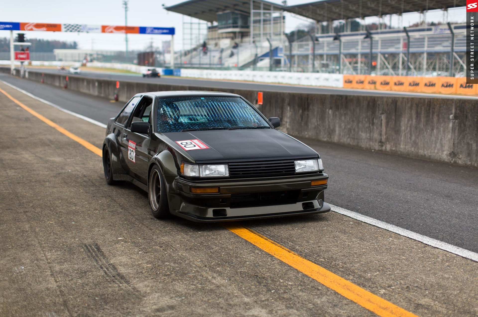 Тойота ae86 trueno фото