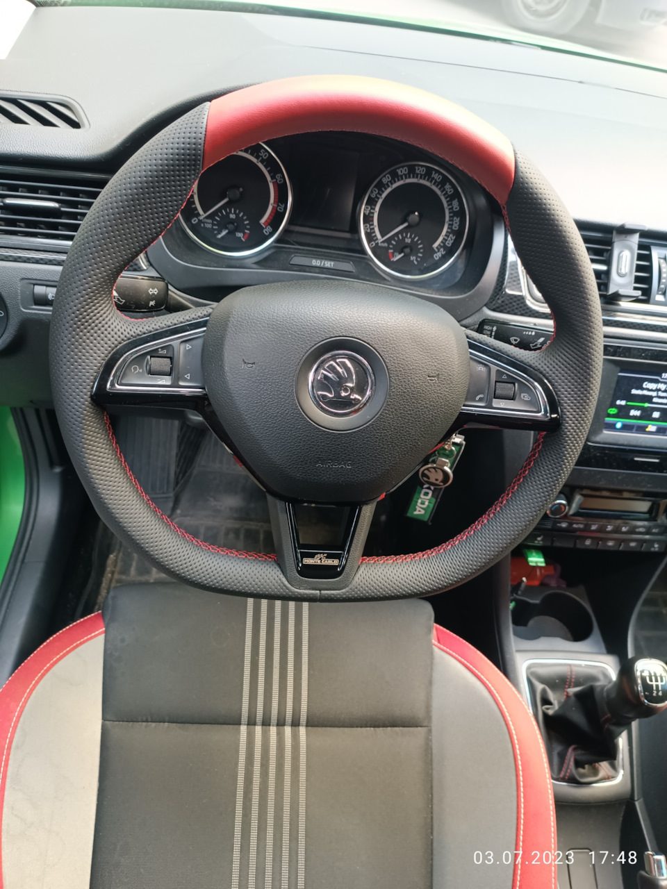 Вставка в руль и светодиоды в задний ход. — Skoda Rapid (1G), 1,6 л ...