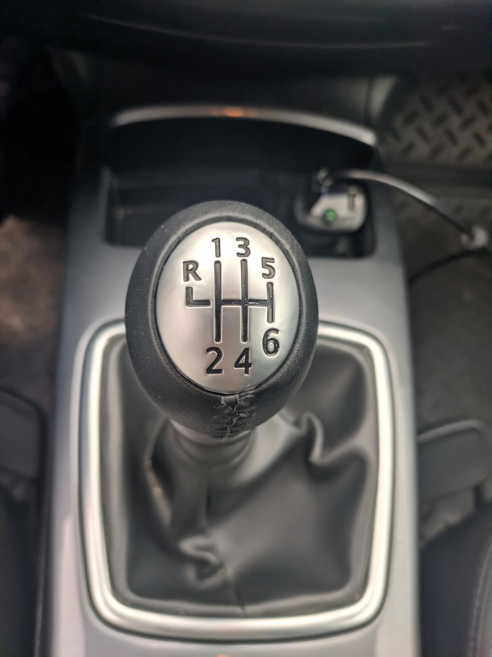 Замена шатунных вкладышей, масла, фильтров и набалдашника КПП — Renault ...