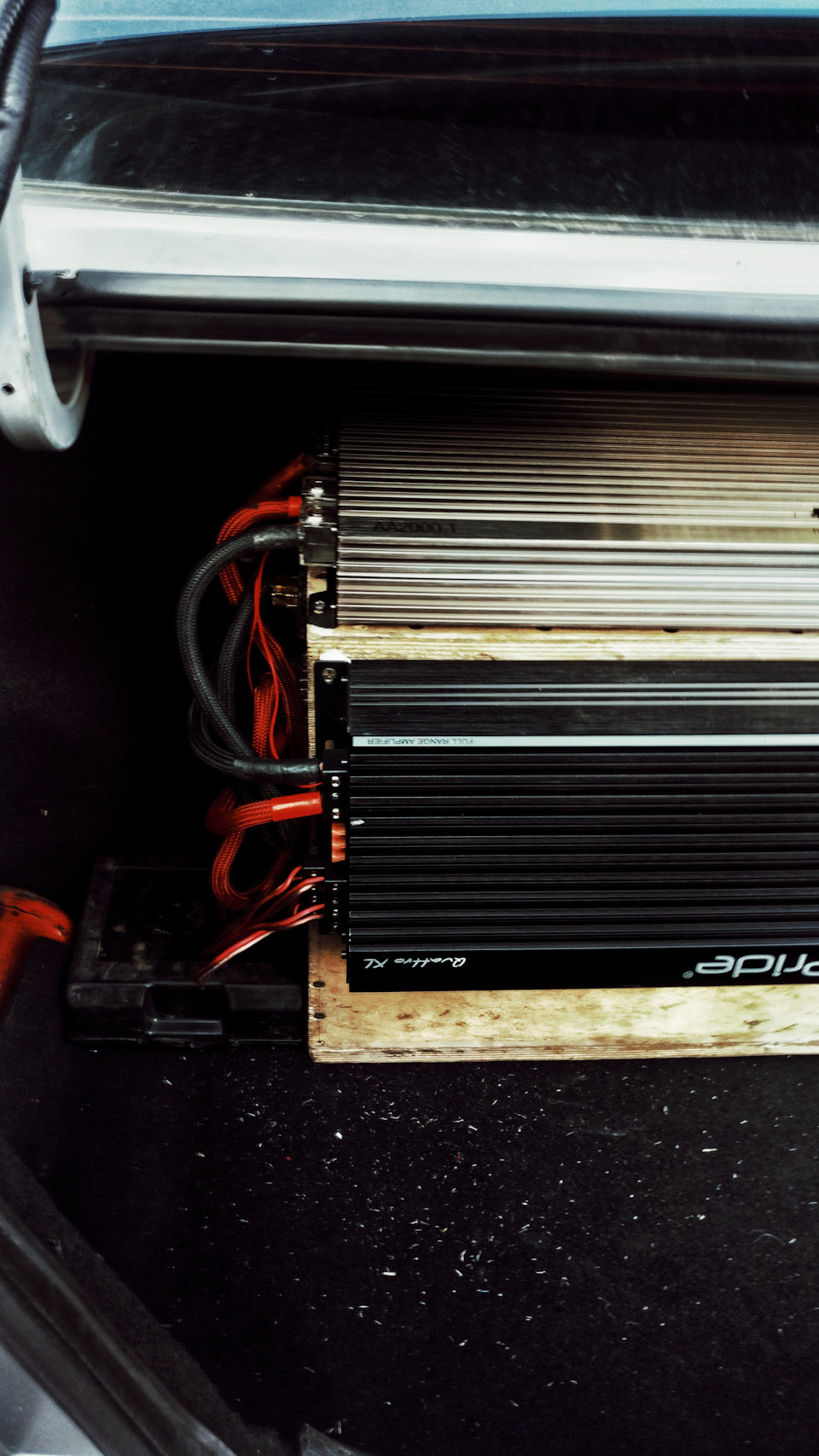 UAAAAgFHl A 960 Чуть громче штатки что это