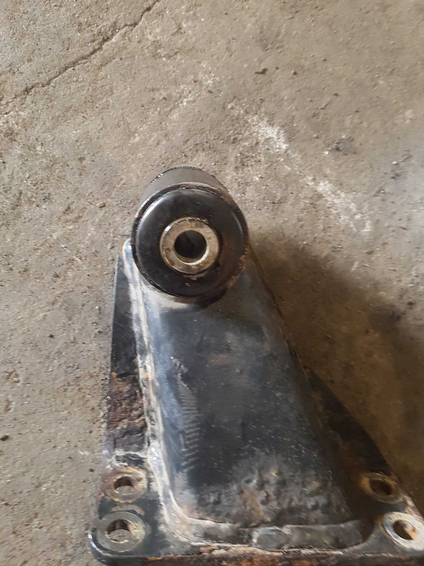 Замена сайлентблоков торсиона кабины — Man tgl, 4,6 л, 2008 года ...