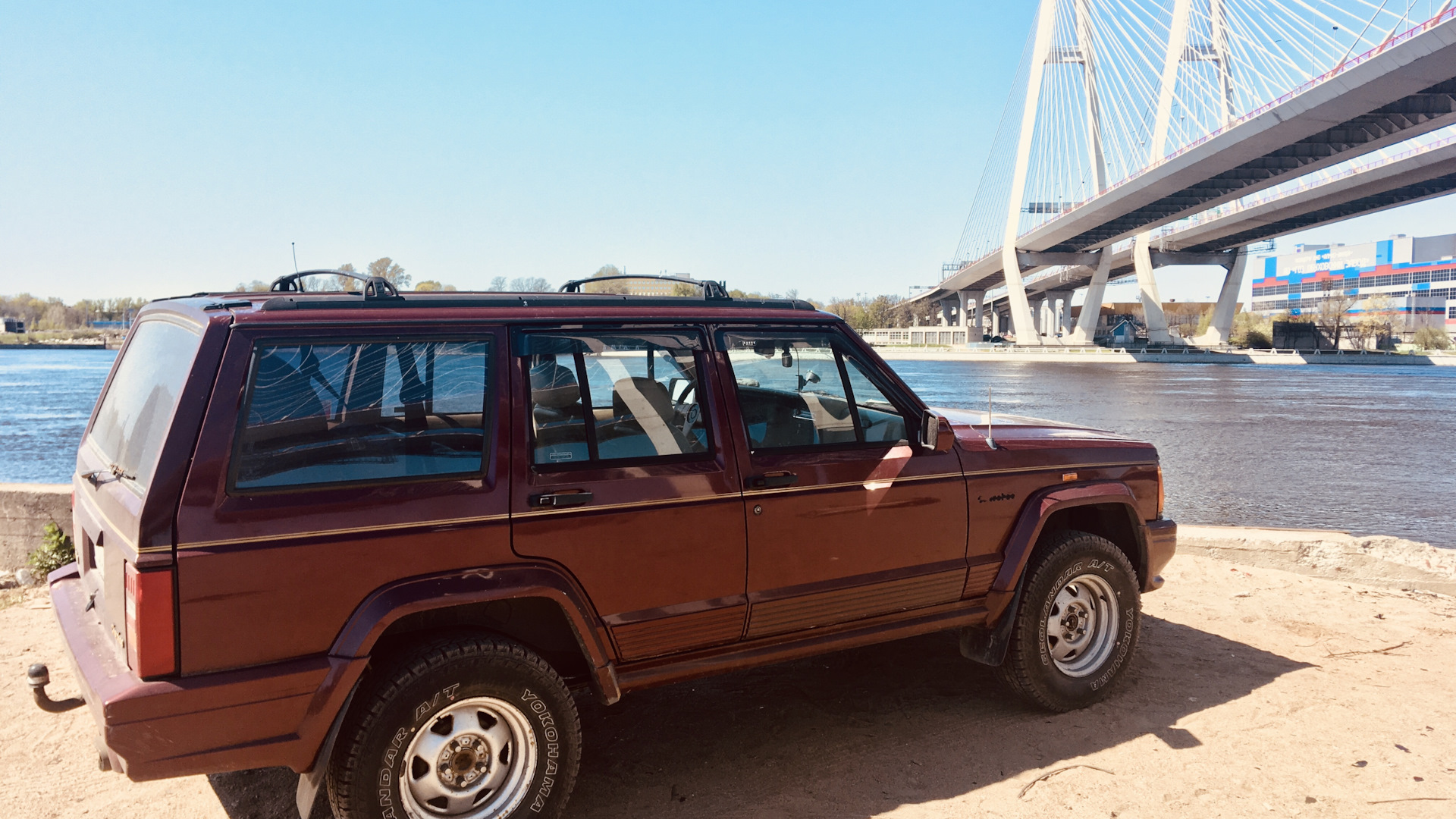 Jeep Cherokee (XJ) 4.0 бензиновый 1993 | Кирпич 4.0 242 на DRIVE2